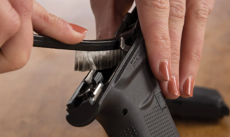 8 Mistakes to Avoid When Cleaning Your guns or Rifles